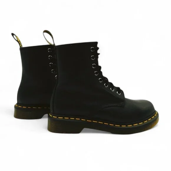 Dr. Martens Women's Size 6 Black 1460 Smooth Leather 8 Eye Lace Up Ankle Boots